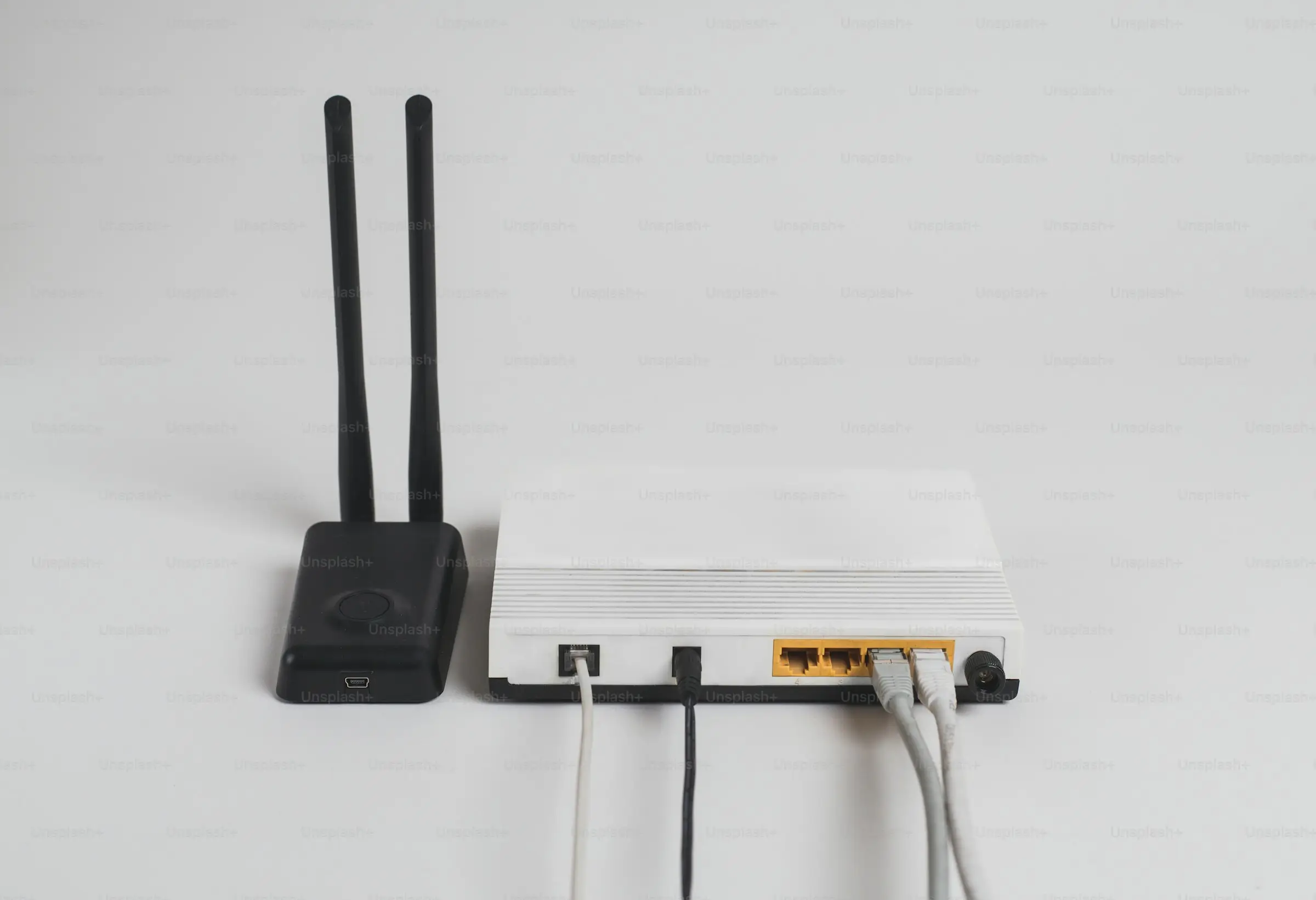 Ein WLAN-Router an einer Wand